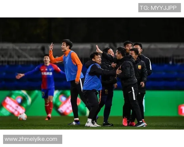 武汉足球队的整体压制战术解析与深度剖析