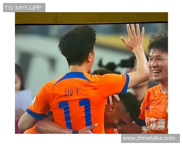 足球明星眼神瞬间大集合精彩视频回顾展现他们的激情与魅力